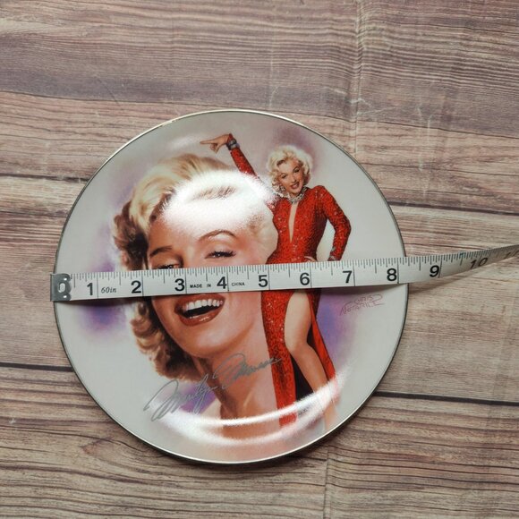 Bradford Exchange Marilyn Monroe Luminous Lorelie Collector Plate - Picture 3 of 8